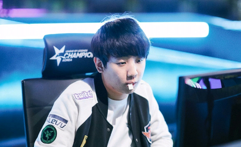 次夹击的消 次夹击的消